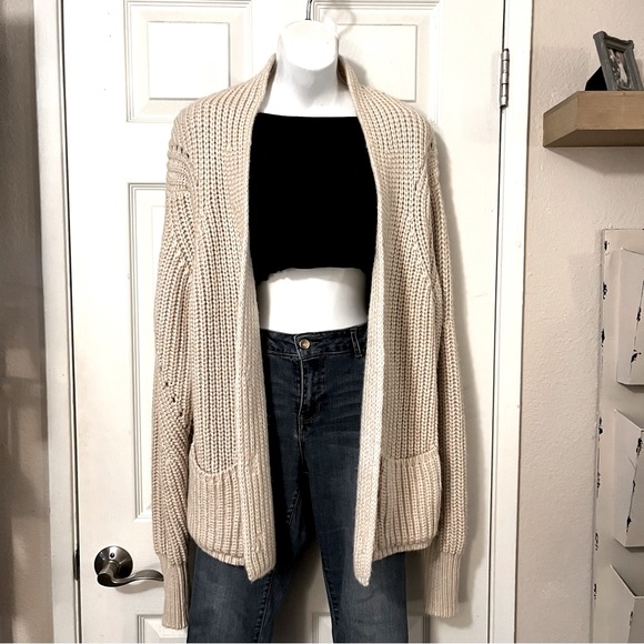 MM&CO. Thick Cable Knit Beige & Dk Gray Button Down V Neck Cardigan Sweater M - Picture 1 of 7